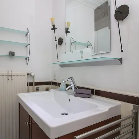 Giselas-grachtenblick * غريتسيل